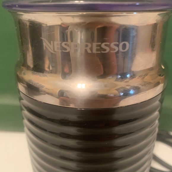 Nespresso Black Coffee Machine - Picture 10 of 13